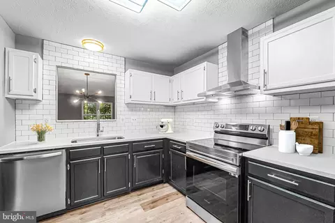 6914 Blue Holly Ct, District Heights, MD 20747