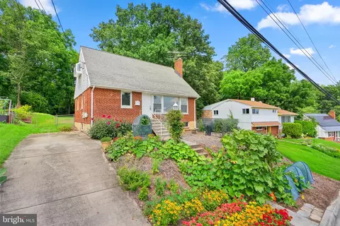 10415 Truxton Rd, Adelphi, MD 20783
