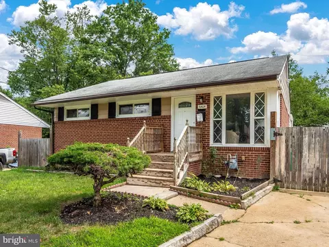 6404 Country Club Ct, Hyattsville, MD 20785