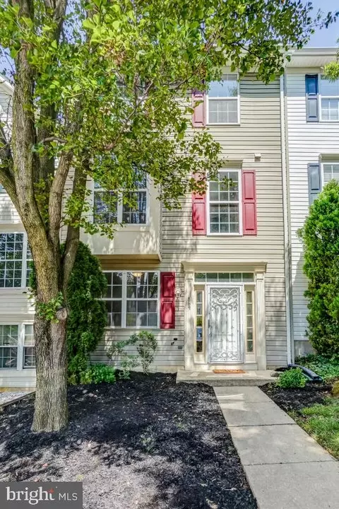 869 English Chestnut Dr #5, Hyattsville, MD 20785