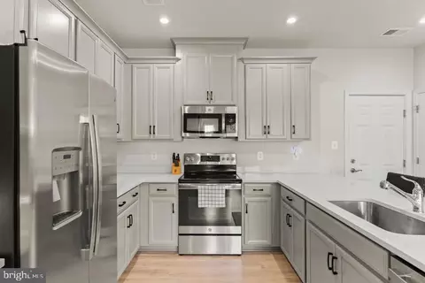 10408 John Glenn St, Lanham, MD 20706 photo 16