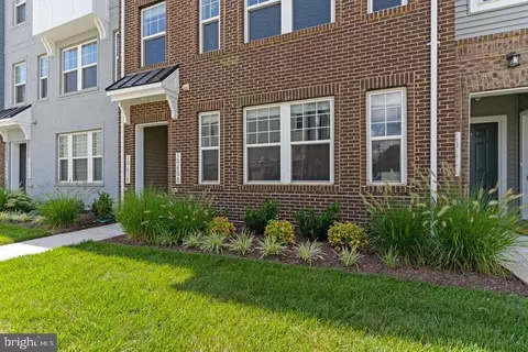 10408 John Glenn St, Lanham, MD 20706 photo 5