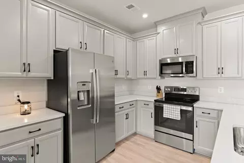 10408 John Glenn St, Lanham, MD 20706 photo 15