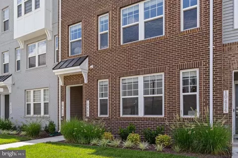 10408 John Glenn St, Lanham, MD 20706 photo 3