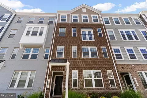 10408 John Glenn St, Lanham, MD 20706 photo 2