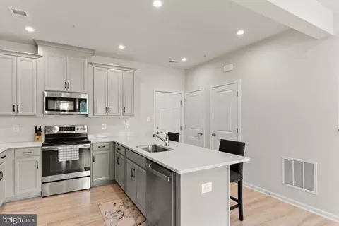 10408 John Glenn St, Lanham, MD 20706 photo 14