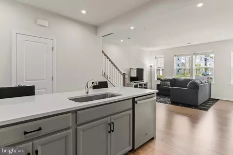 10408 John Glenn St, Lanham, MD 20706 photo 17