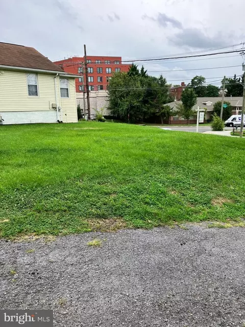 1107 Eastern Ave, Capitol Heights, MD 20743 photo 2