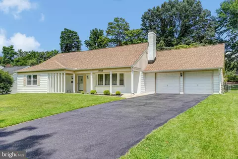 12016 Long Ridge Ln, Bowie, MD 20715