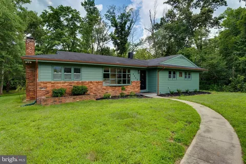 8003 Croom Rd, Upper Marlboro, MD 20772