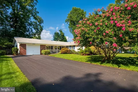 13006 Viewpoint Ln, Bowie, MD 20715