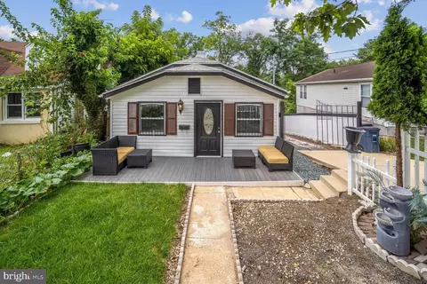 4714 Deanwood Dr, Capitol Heights, MD 20743