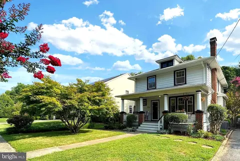 4406 Sheridan St, University Park, MD 20782