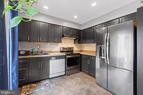 12143 Dove Cir, Laurel, MD 20708 photo 8