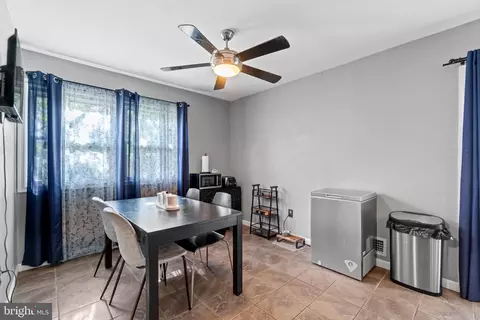 12143 Dove Cir, Laurel, MD 20708 photo 6