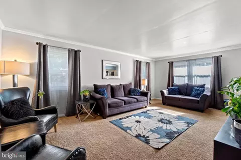 12143 Dove Cir, Laurel, MD 20708 photo 2