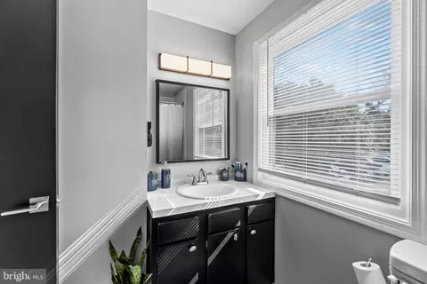 12143 Dove Cir, Laurel, MD 20708 photo 9