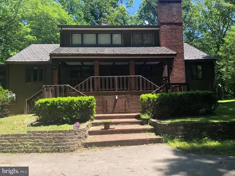 7503 Glade Dr, Fort Washington, MD 20744