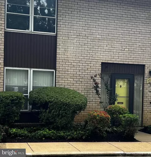 10143 Campus Way S #4, Marlboro, MD 20774
