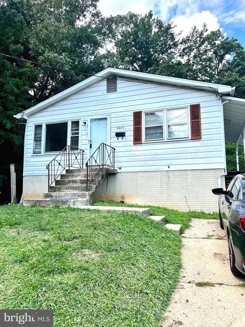 8600 34th Ave, College Park, MD 20740