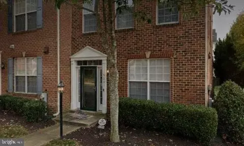 5201 Maries Retreat Dr, Bowie, MD 20720