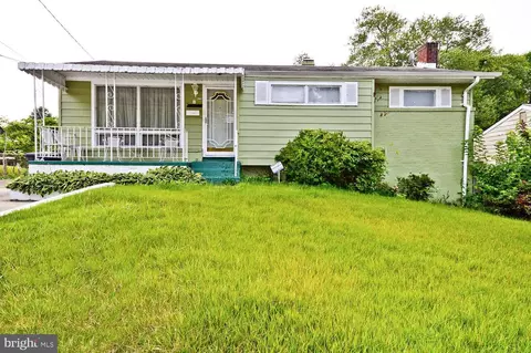 8 Pepper Mill Dr, Capitol Heights, MD 20743