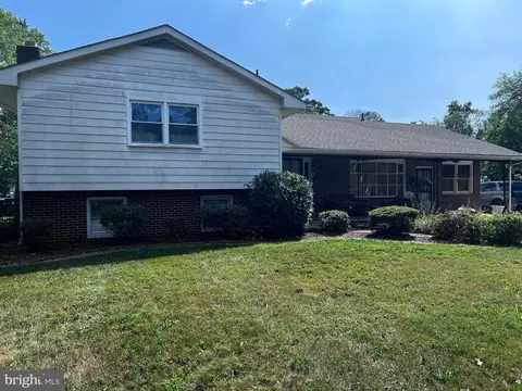 5109 Navahoe St, College Park, MD 20740