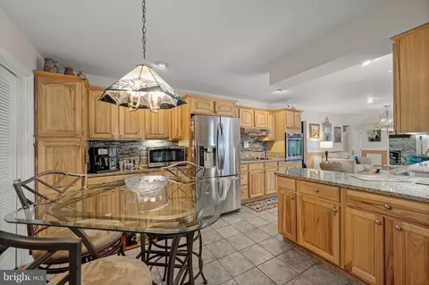 9307 Montpelier Dr, Laurel, MD 20708 photo 17