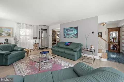 9307 Montpelier Dr, Laurel, MD 20708 photo 6