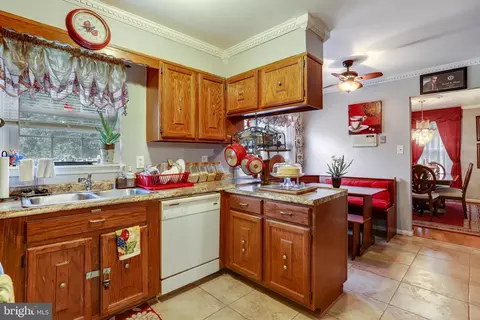 11401 Dundee Dr, Bowie, MD 20721 photo 10
