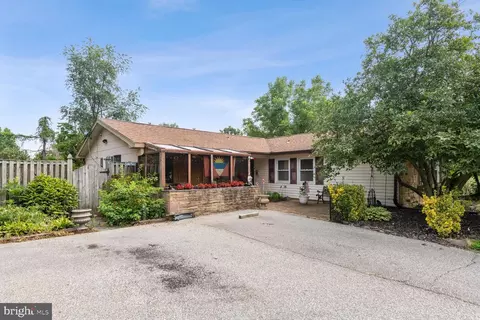 12704 Kramer Ln, Bowie, MD 20715