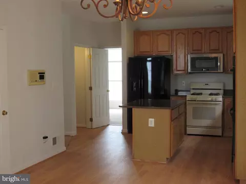 10104 Ellard Dr, Lanham, MD 20706 photo 5