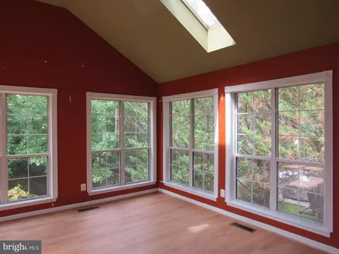 10104 Ellard Dr, Lanham, MD 20706 photo 7