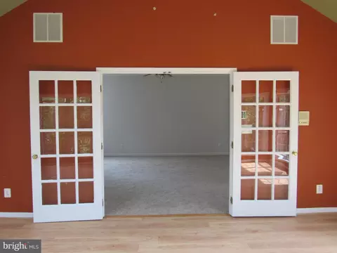 10104 Ellard Dr, Lanham, MD 20706 photo 10