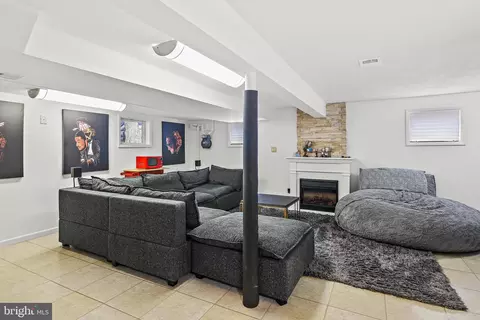 9120 Kinzer St, Lanham, MD 20706 photo 21