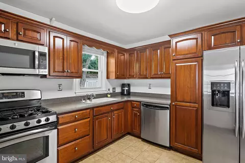 9120 Kinzer St, Lanham, MD 20706 photo 9