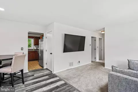 9120 Kinzer St, Lanham, MD 20706 photo 4