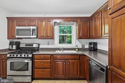 9120 Kinzer St, Lanham, MD 20706 photo 8