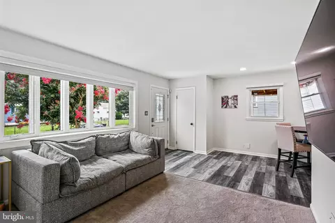 9120 Kinzer St, Lanham, MD 20706 photo 7