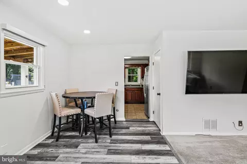 9120 Kinzer St, Lanham, MD 20706 photo 3