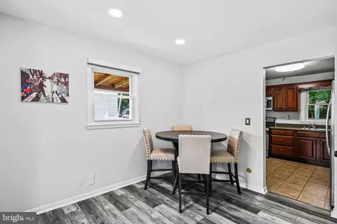 9120 Kinzer St, Lanham, MD 20706 photo 5