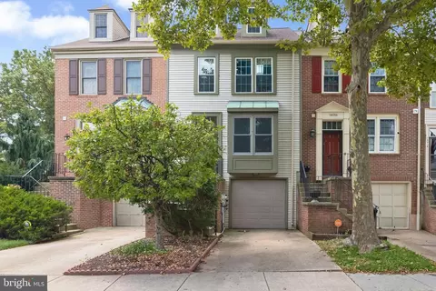 14014 Oakpointe Dr, Laurel, MD 20707