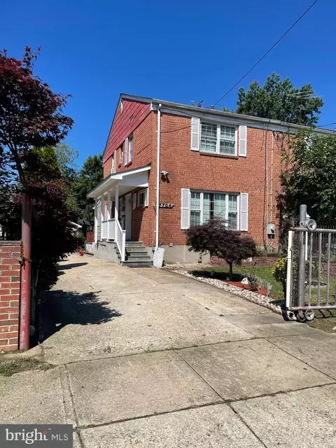 7704 W Park Dr, Hyattsville, MD 20783