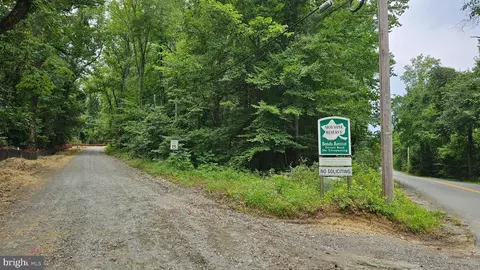14811 Bonds Retreat Rd, Accokeek, MD 20607