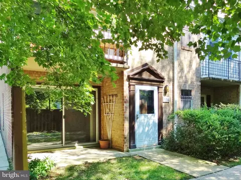7716 Lakecrest Dr, Greenbelt, MD 20770