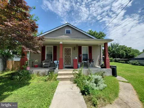 809 Eastern Ave, Fairmount Heights, MD 20743
