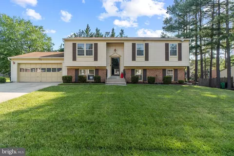 13109 N Point Ln, Laurel, MD 20708