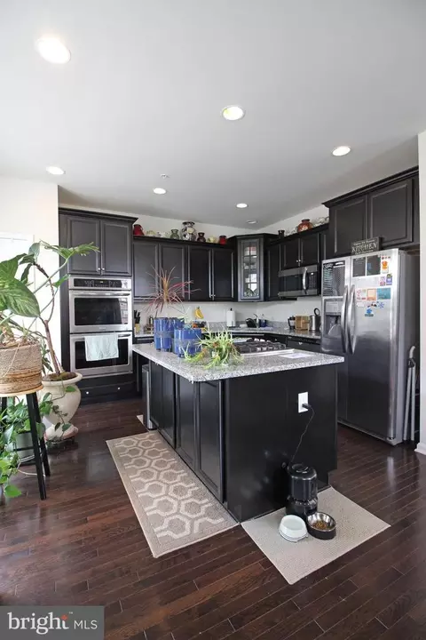 9523 Smithview Pl, Lanham, MD 20706 photo 2