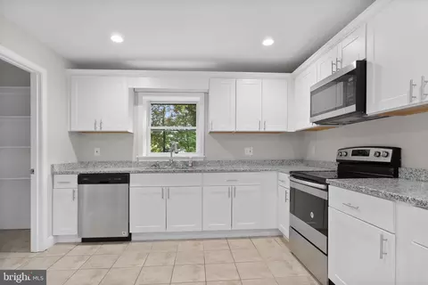 9937 Franklin St, Lanham, MD 20706 photo 13
