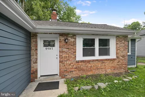 9937 Franklin St, Lanham, MD 20706 photo 2